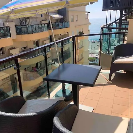 Amazing Beachfront Apt With Jacuzzi, 1 Minute To Beach, 2bdr And 2baths Lägenhet