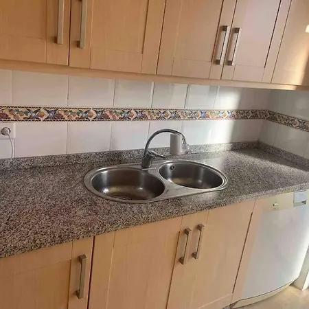 Amazing Beachfront Apt With Jacuzzi, 1 Minute To Beach, 2bdr And 2baths Lägenhet