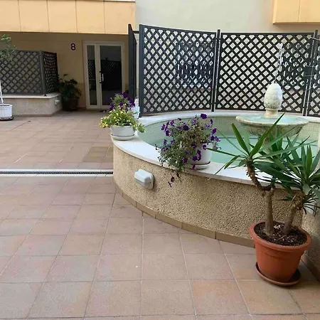 Amazing Beachfront Apt With Jacuzzi, 1 Minute To Beach, 2bdr And 2baths Lägenhet Estepona